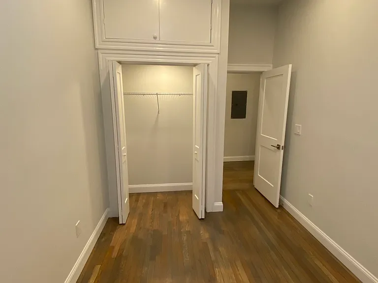 102 Queensberry St #2 — Photo 11