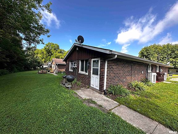 3rd image of 3310-3312 W Sylvan Ln