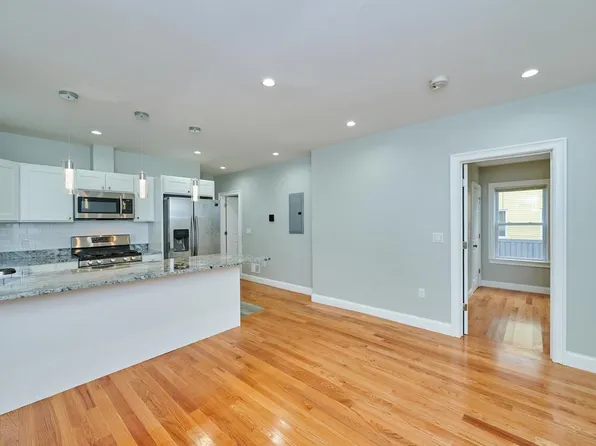 114 Lonsdale St APT 1, Boston, MA 02124