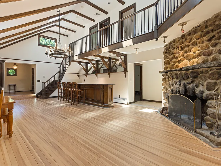 8 Crosby Ln — Photo 23