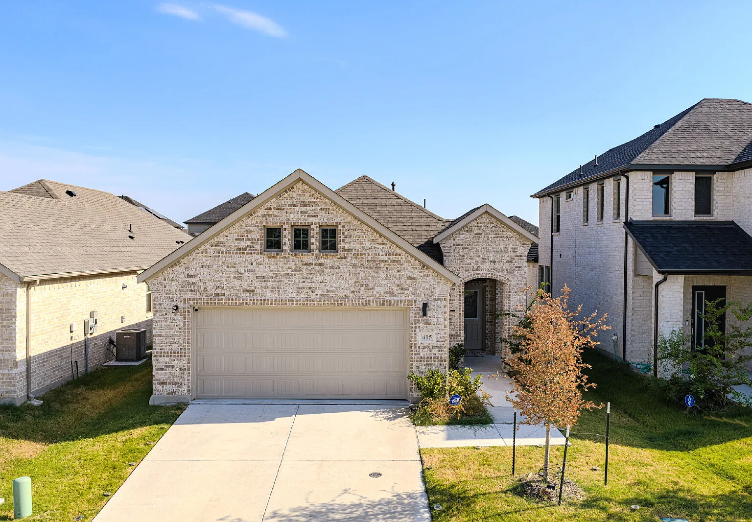 3 bed, 2.0 bath, 1530 sqft, $2,300 — Photo 1
