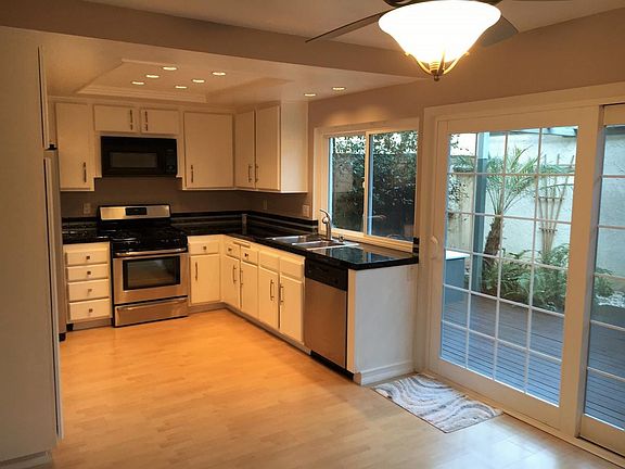 Gorgeous Remodeled Kitchen