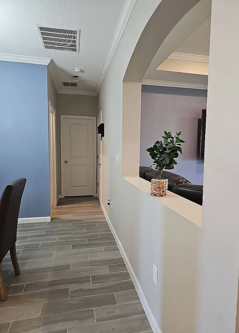 4 bed, 2268 sqft, $2,420 — Photo 1