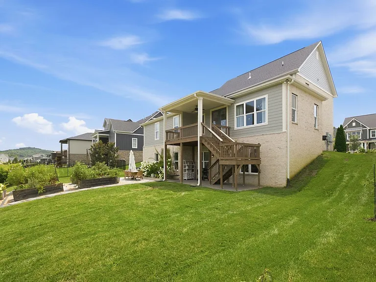 7628 Delancey Dr — Photo 41