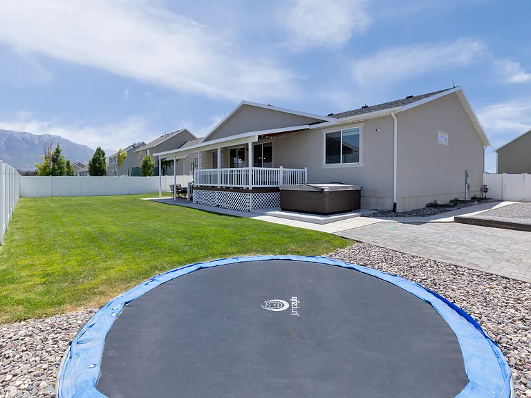183 E Lake View Dr — Photo 34