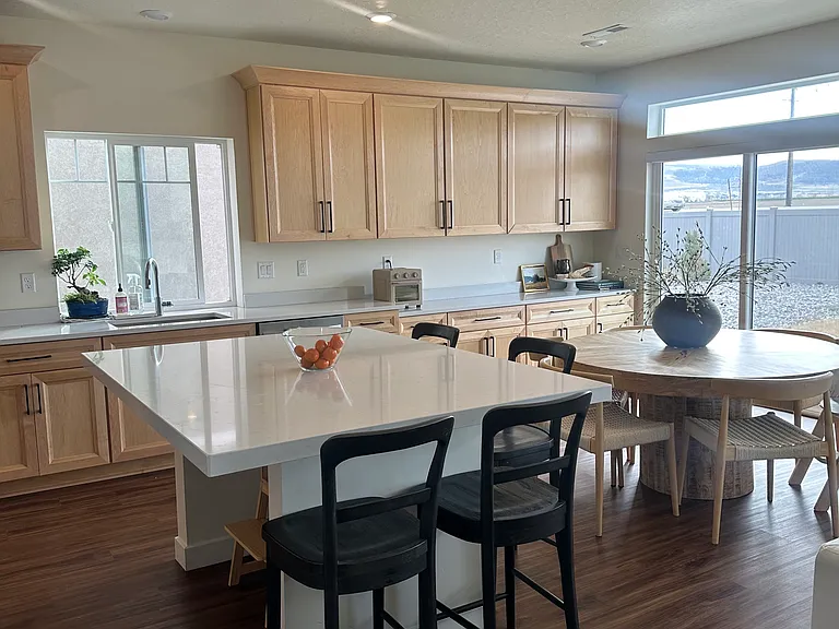 182 S Copper Canyon Ln — Photo 2