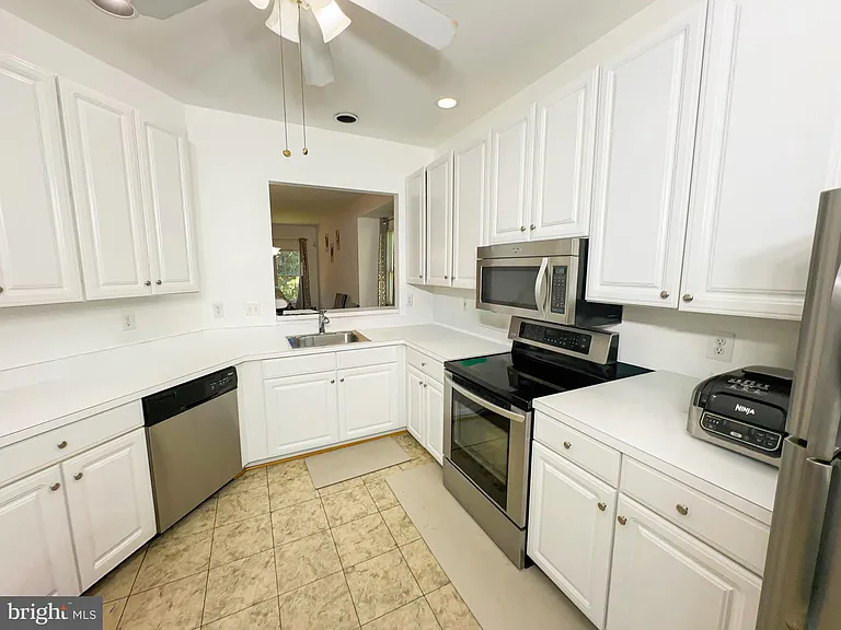 7822 Quill Point Dr — Photo 12