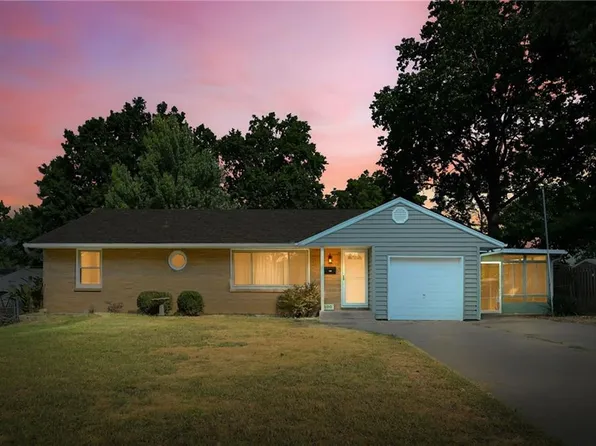 100 NW 64th Ter, Gladstone, MO 64118