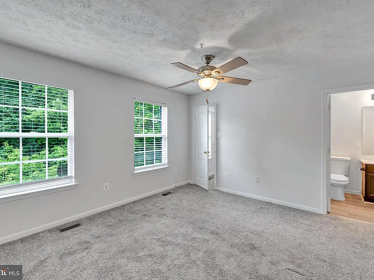 2406 Lemontree Ln — Photo 28