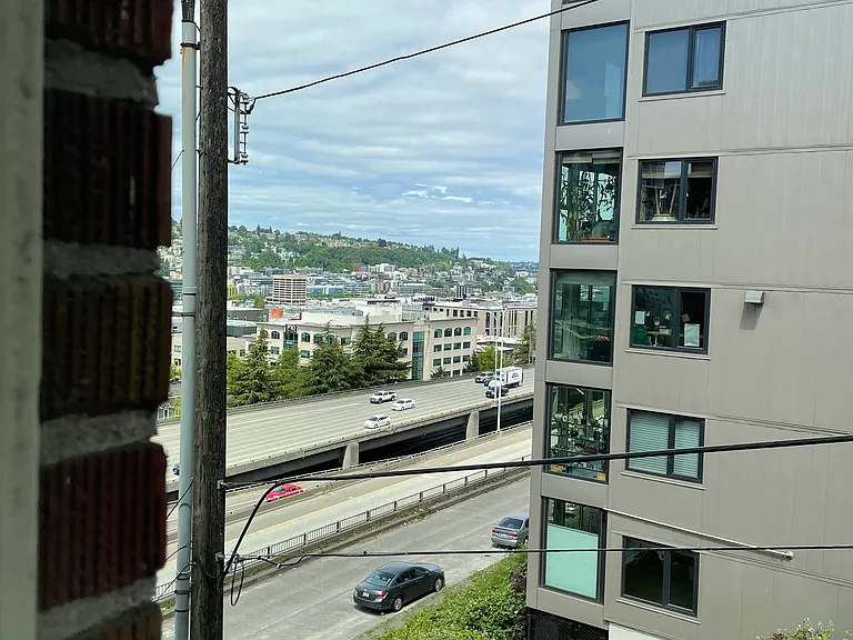 The St. Ingbert Apartments — Photo 30