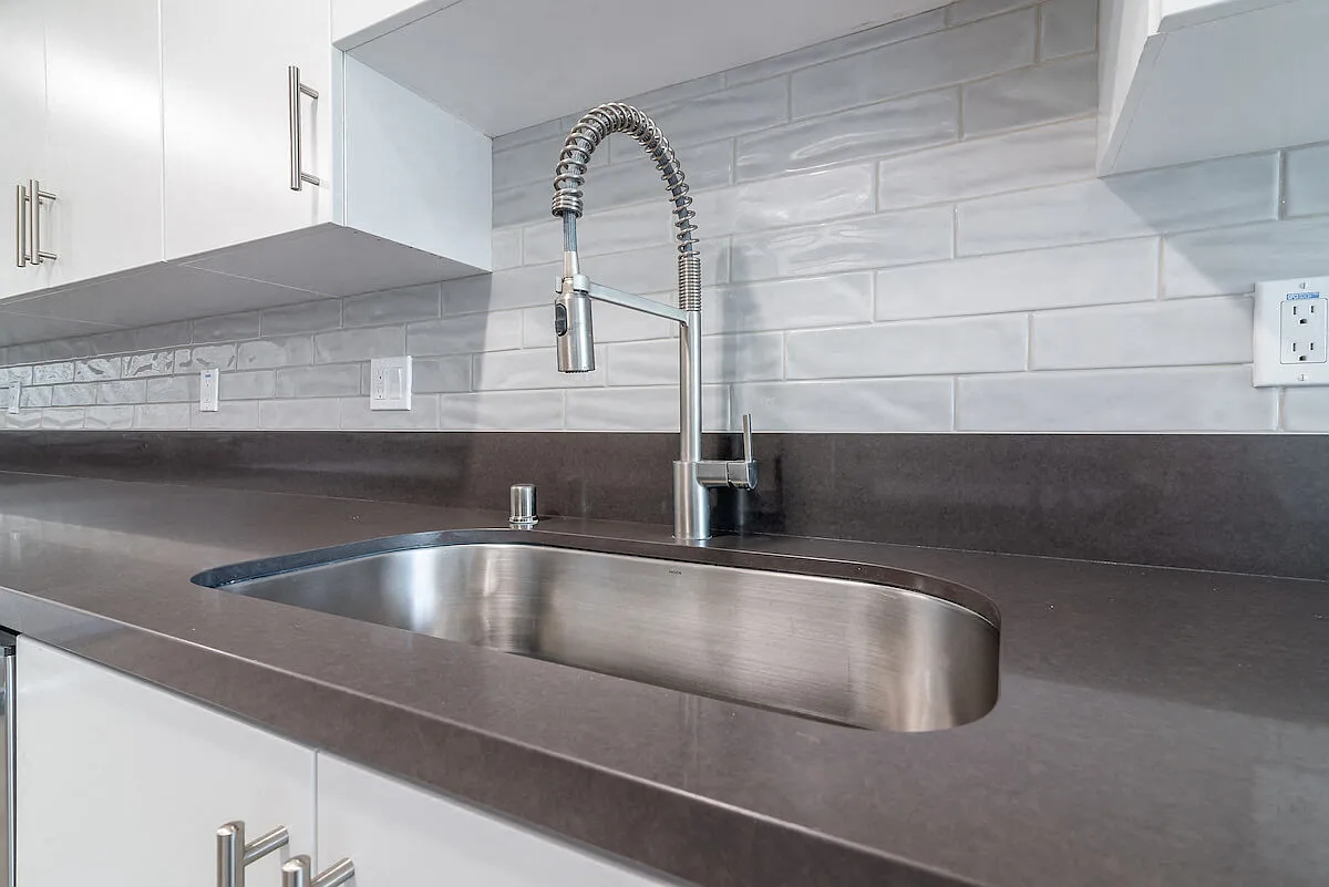 Bixby Hill Apartments — Photo 2