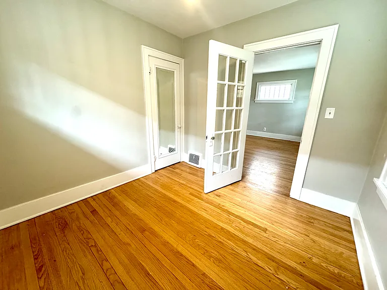 205 S Maple Ave — Photo 7