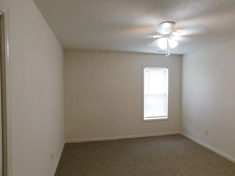 111 Jerrett Ln — Photo 14