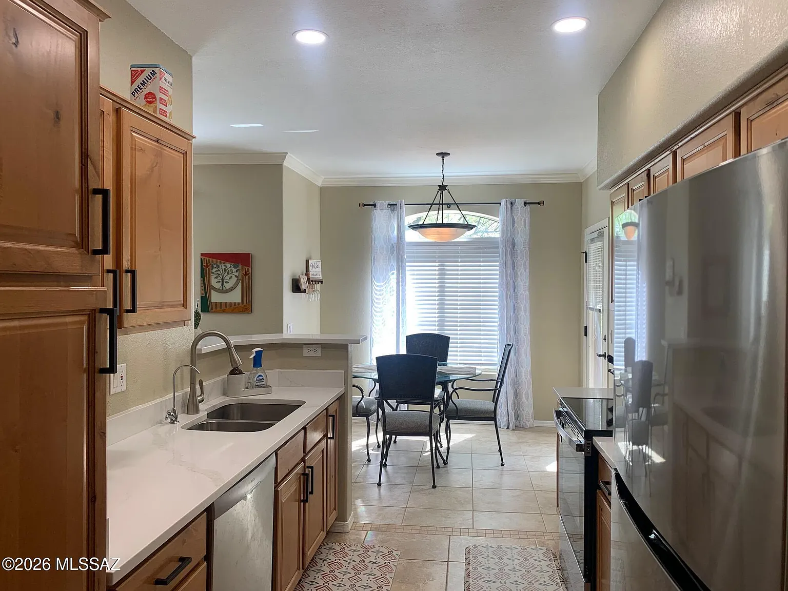 3 bed, 2.0 bath, 1271 sqft, $2,000 — Photo 4