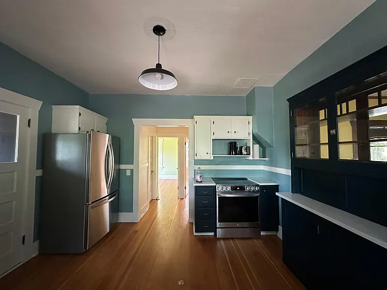 903 E 32nd Ave — Photo 11