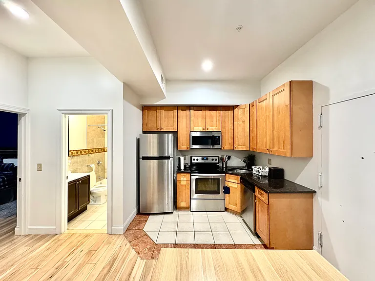 439 N 13th St #3C — Photo 3