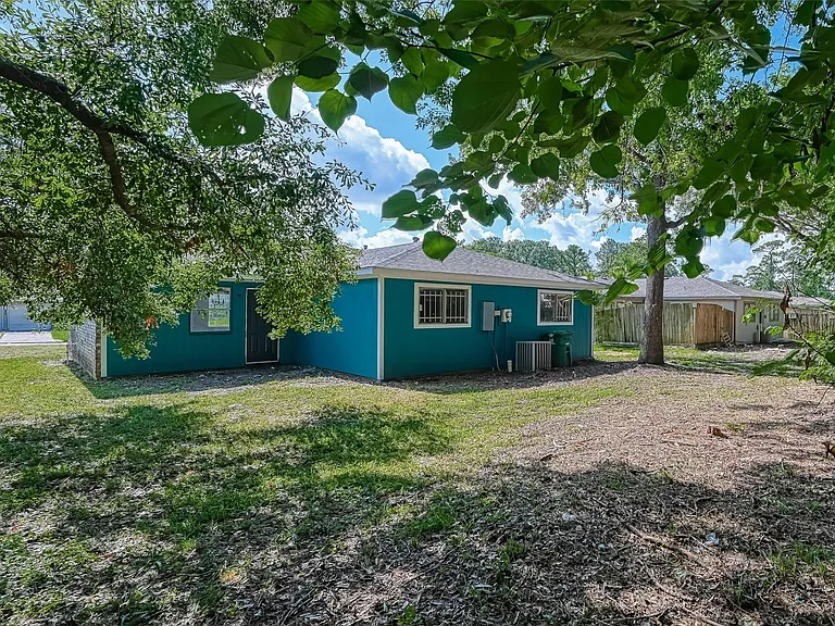 8623 Valley Forest Dr — Photo 33