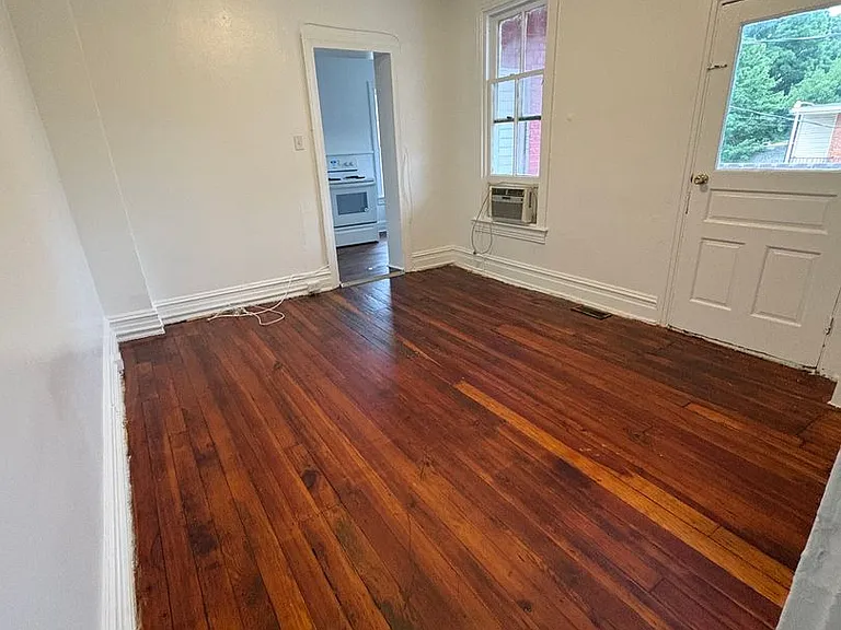 50 W Jackson St #2 — Photo 9