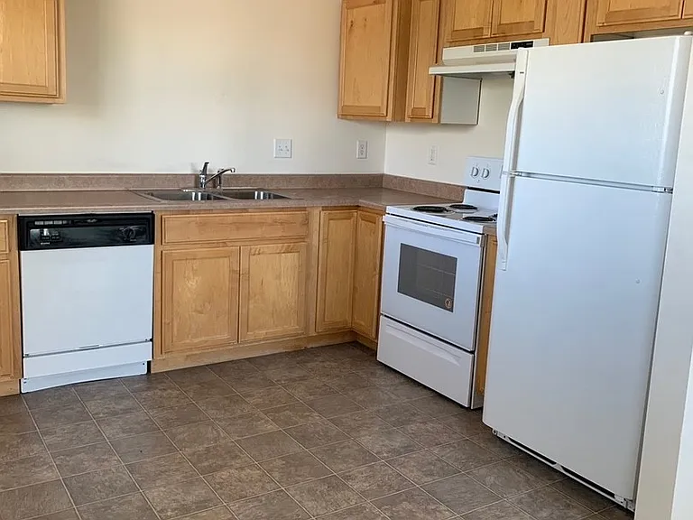 916 Shirley Pl #E — Photo 9