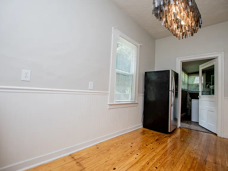 1818 Taylor Ave — Photo 32