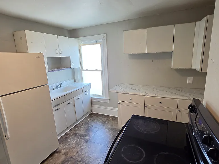 Kitchen (16x11)