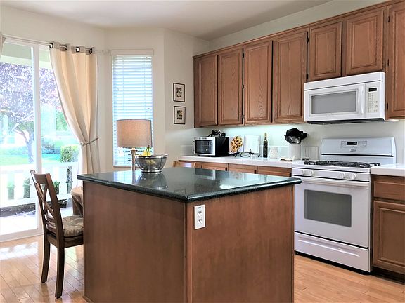 3rd image of 39353 Beringer Dr