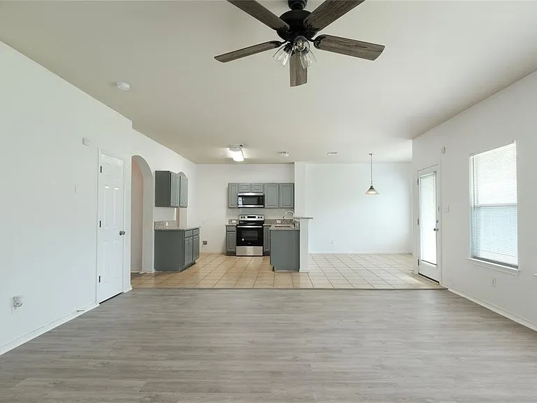 17909 Maxa Dr — Photo 5