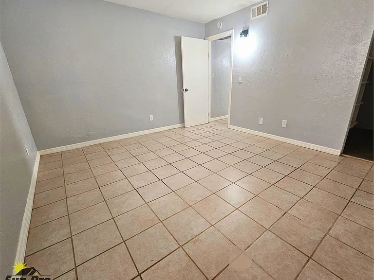 515 Silver Beach Ave #14 — Photo 9