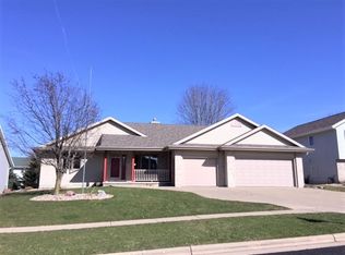 1008 Ganser Dr, Waunakee, WI 53597