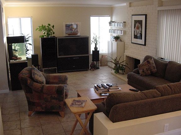 Family room w/ fireplace