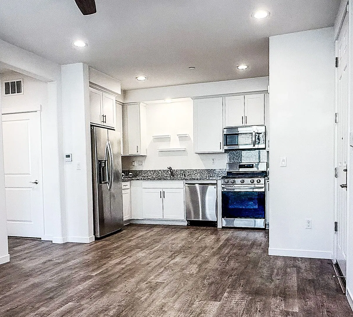 One Bed/One Bath Condo — Photo 1