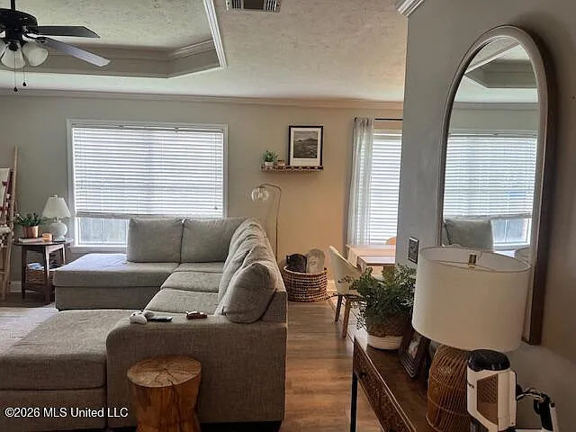 614 Acorn Ln — Photo 3