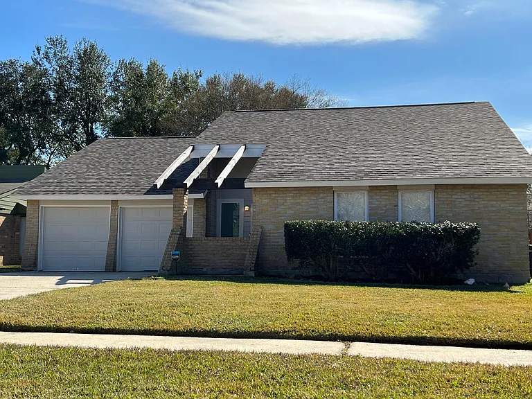 6915 Briarfield Dr — Photo 2