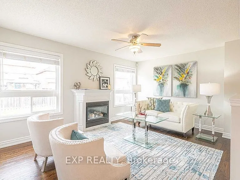 8 Rampart Cres — Photo 7