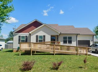 32 Al White Dr, Manchester, TN 37355