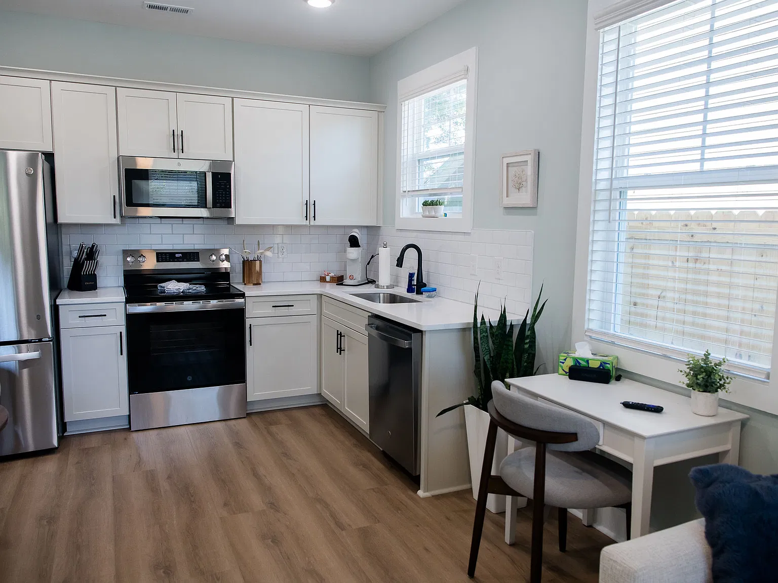 1 bed, 500 sqft, $1,950 — Photo 3