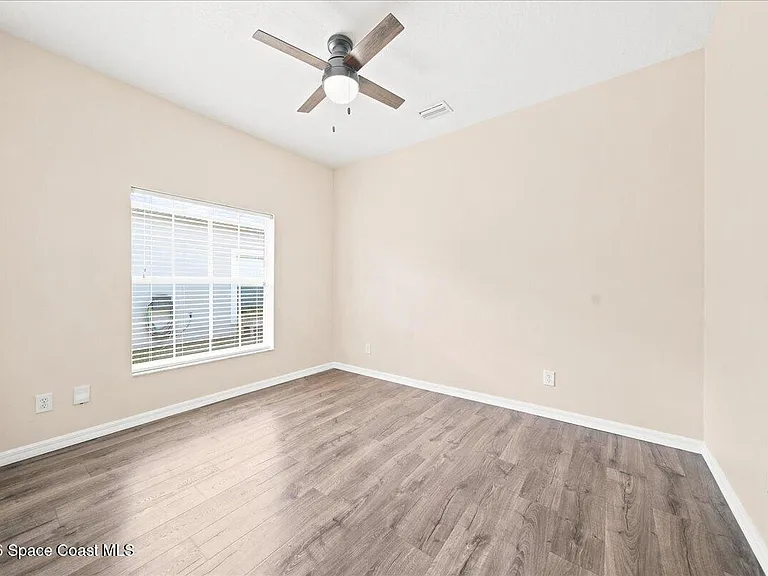 5647 Indigo Crossing Dr — Photo 26