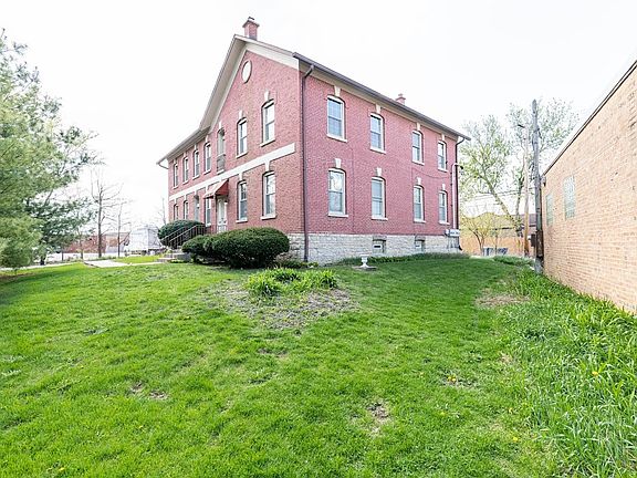 3rd image of 10067 Franklin Ave