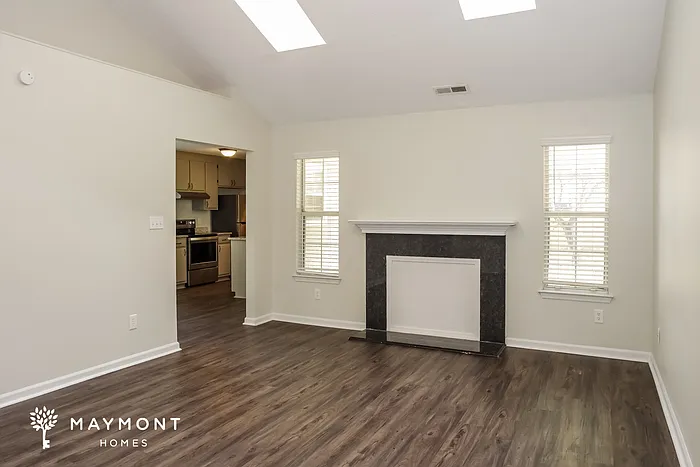 3 bed, 2.0 bath, 1270 sqft, $1,665 — Photo 3