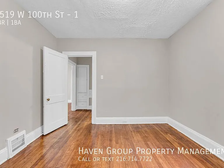 3519 W 100th St #1 — Photo 16