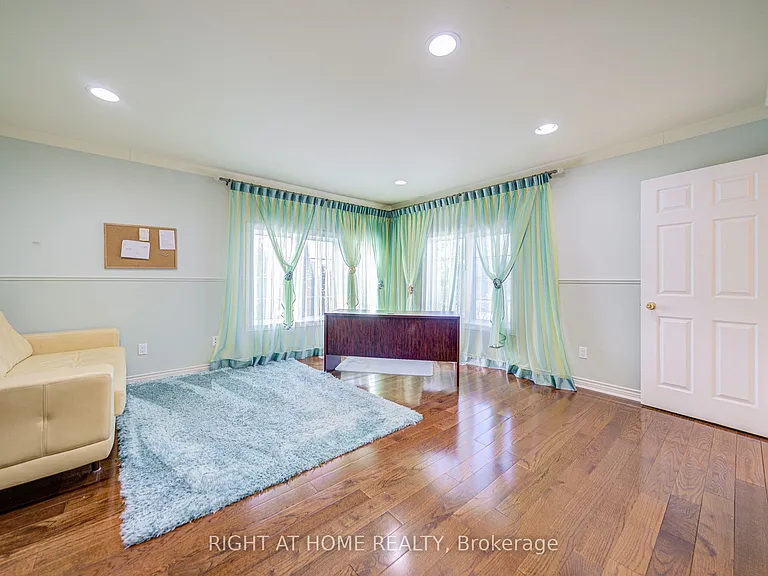 49 Arjay Cres — Photo 46