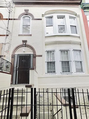 Rented by New York Residence | media 20