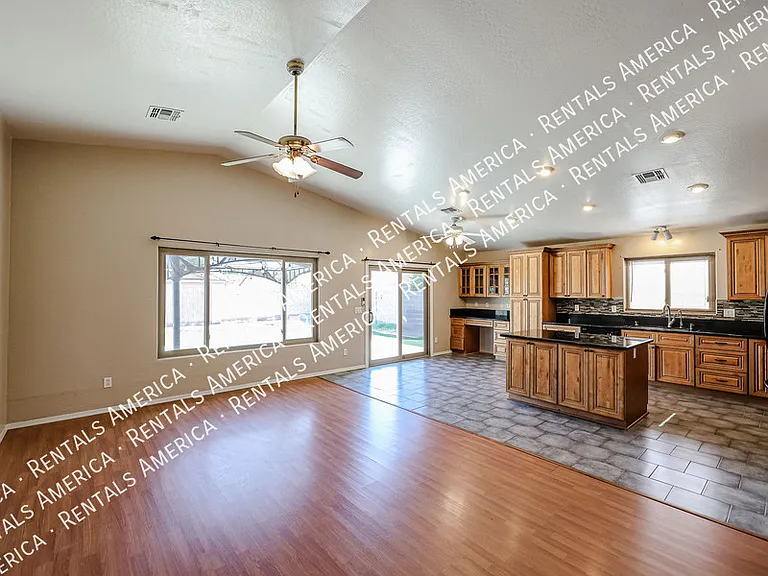 9714 W Heber Rd — Photo 7