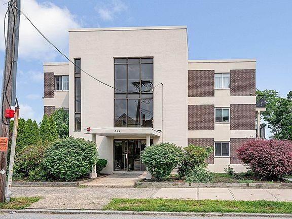 3rd image of 245 Lafayette St APT 1E
