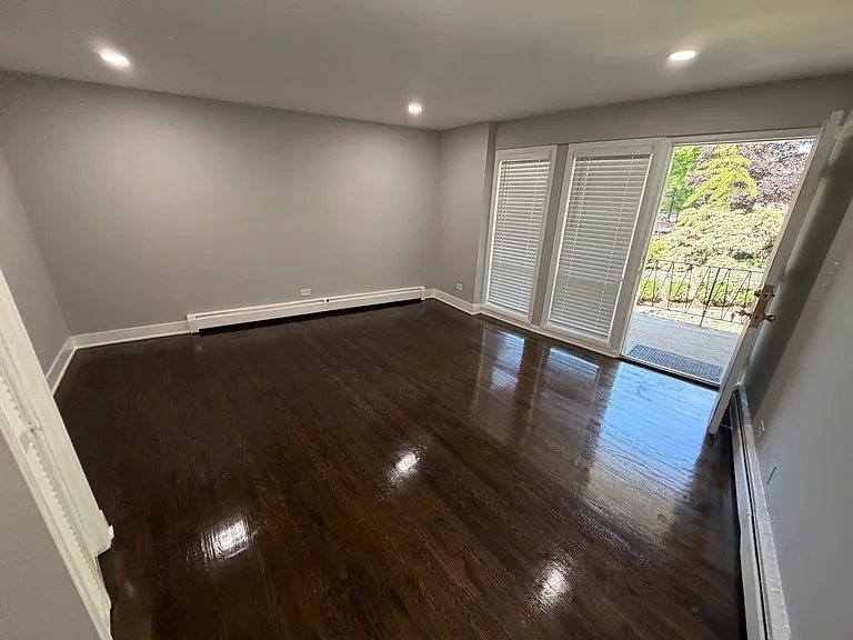 6901 N Ridge Blvd — Photo 5