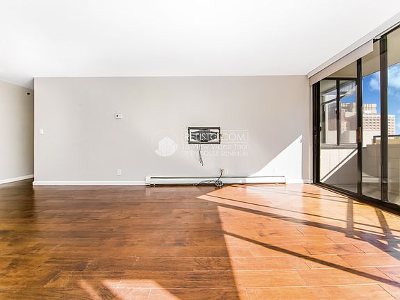 3rd image of 900 Bush St APT 405