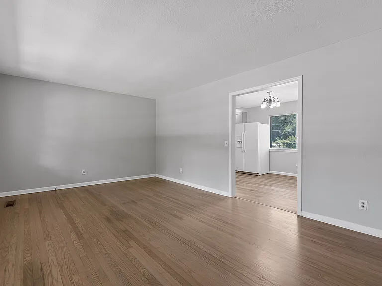620 Lindsay Ave — Photo 6