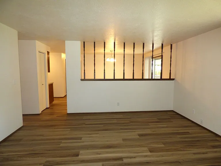 4824 Falcon Ct NE — Photo 15