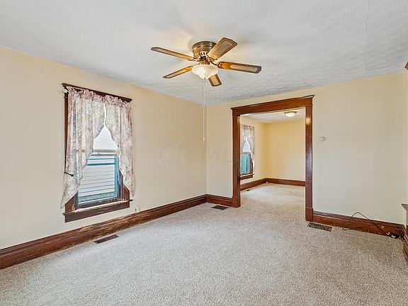4th image of 512 Mary St