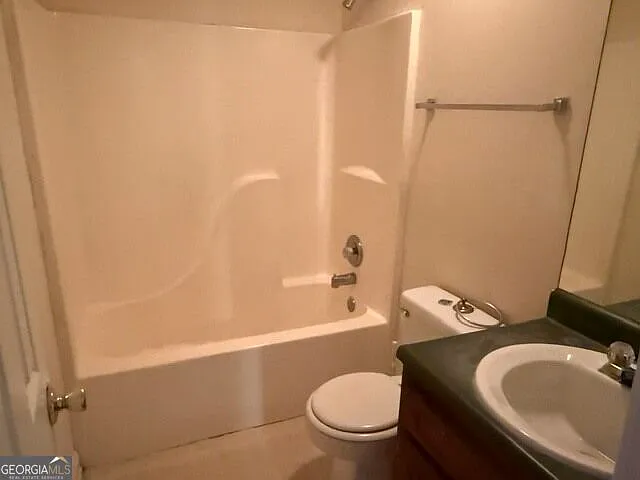 303 Aldred Ave — Photo 10